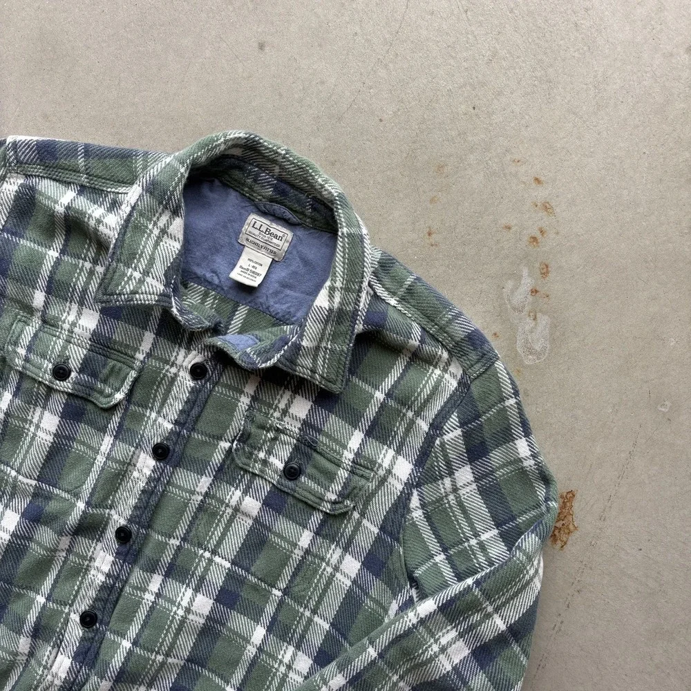 LL Bean Flannel Shirt Jacket Size Large Slightly Fitted Green Navy Plaid Lined